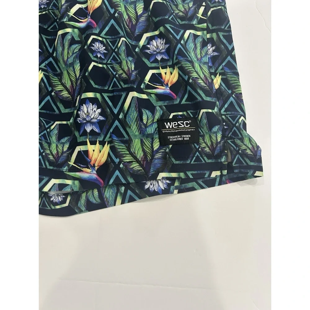 WESC Swim Shorts Trunks Unisex L/XL Bird Paradise Floral Tropical Beach Vacation